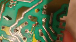 Fragment płytki drukowanej z uszkodzoną diodą D13 na prace Electrolux.