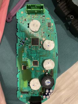 Poszukiwanie schematu do licznika Ibiza 6l trw 6l0920830k - identyfikacja spalonego elementu