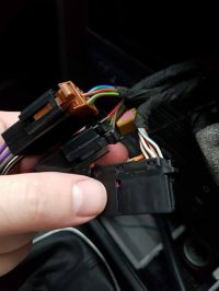 Podłączenie radia Alpine w Audi S3 8L - jakie adaptery są potrzebne?