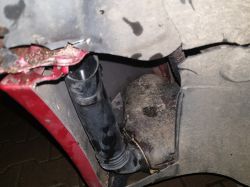 Peugeot 206 - nieznana część po kolizji z dzikiem, przyczyny przegrzewania