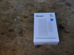 Sonoff DW2 Wi-Fi Door Sensor Box Box with Sonoff DW2 Wi-Fi door/window sensor.