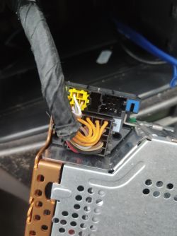 Laguna 2 gdzie podłączyć remote control sterowanie wzmacniaczem