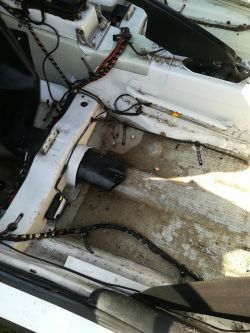 VW Passat B5 1998 - centralny zamek nie działa, tylko bagażnik się zamyka
