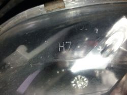 Audi A4B7 S-line: Konfiguracja przednich lamp (H7, D1S, 12V/21W) i brak świateł długich