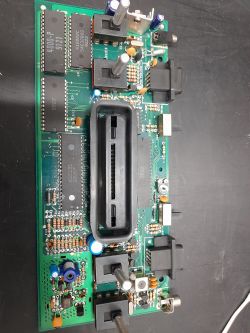 Gdzie w Atari 2600 podłączyć AV MOD? Potrzebny schemat.