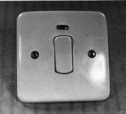 Trochę historii - rodzaje gniazdek elektrycznych w różnych dekadach