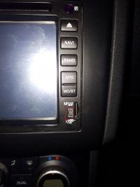 Typ USB na panelu frontowym systemu car audio swissaudio - jaki to model?