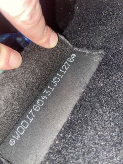 Wymiana akumulatora AGM w Mercedesie W176 - czy zwykły aku o podobnych parametrach?