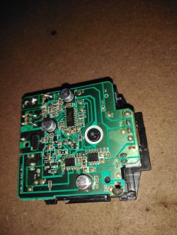 Jak przylutować kabelek anteny do pilota RC? Zdjęcia w linkach.