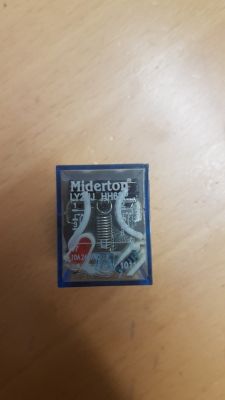 Jak podłączyć siłownik i wyłącznik czasowy do drzwi kurnika?