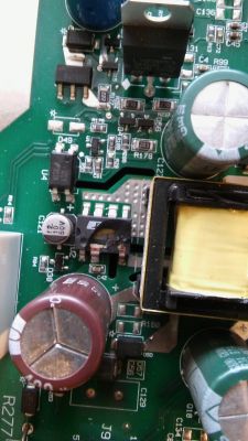 Whirlpool W10815931A - Jaki to scalak przetwornicy?