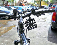 Rowerowa turbina wiatrowa do ładowania telefonu za mniej niż 20 zł (DIY) Rowerowa turbina wiatrowa do ładowania telefonu za mniej niż 20 zł (DIY)