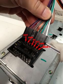 RADIO FORD 4050 - Podłączanie do wtyczek ISO, dopasowanie przejściówki i zasilania