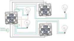 Schemat połączenia elektrycznego czterech żarówek z czterema wyłącznikami i oznaczeniem przewodów oraz zasilania.