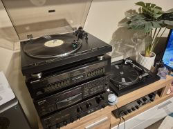 Pioneer A-717 MK2 – opóźnienie dźwięku po włączeniu PHONO EQ, czy to normalne?