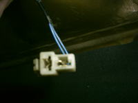 Podłączenie głośników a samochodzie i 2 niebieskie kable