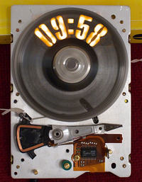 Strobeshnik zegarek stroboskopowy LED z dysku twardego