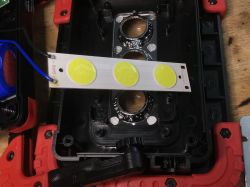 Latarka/Lampka przenośna powerbank USB COB LED HP1807 ładowana z USB