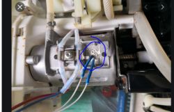 Krups EA8250 - wartości rezystorów R28 i R29 po zwarciu cewki pompy?