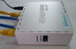 Zaglądamy do wnętrza Mikrotik RB750GR3 Zaglądamy do wnętrza Mikrotik RB750GR3