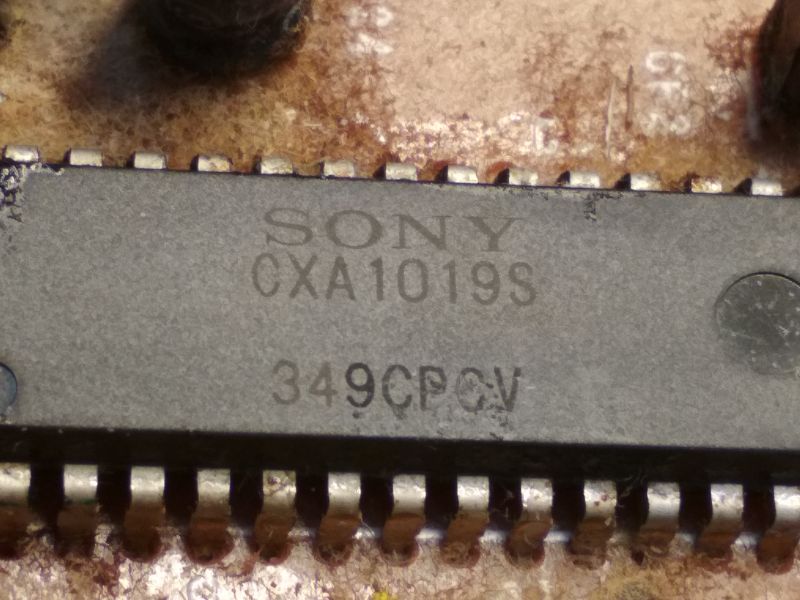 Radiobudzik Sony ICF-C360: wnętrze oraz naprawa, nie można włączyć