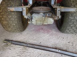 Traktorek z manualną skrzynią – biegi 1-6 jadą wstecz, R do przodu