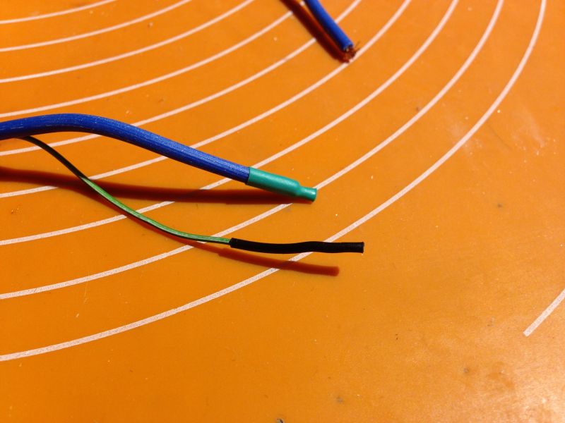 Izolacja - ważny element nawet w konstrukcjach DiY. Zestaw podręczny w pudełku.