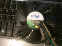 Jak podłączyć wiatrak Intel 12V DC z 2010 r. na biurko? Szczegóły kabli