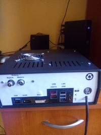 Komputer klasy HTPC PVR w obudowie Z17. Komputer klasy HTPC PVR w obudowie Z17.