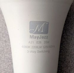 Zaglądamy do wnętrza żarówki LED z trzema stykami