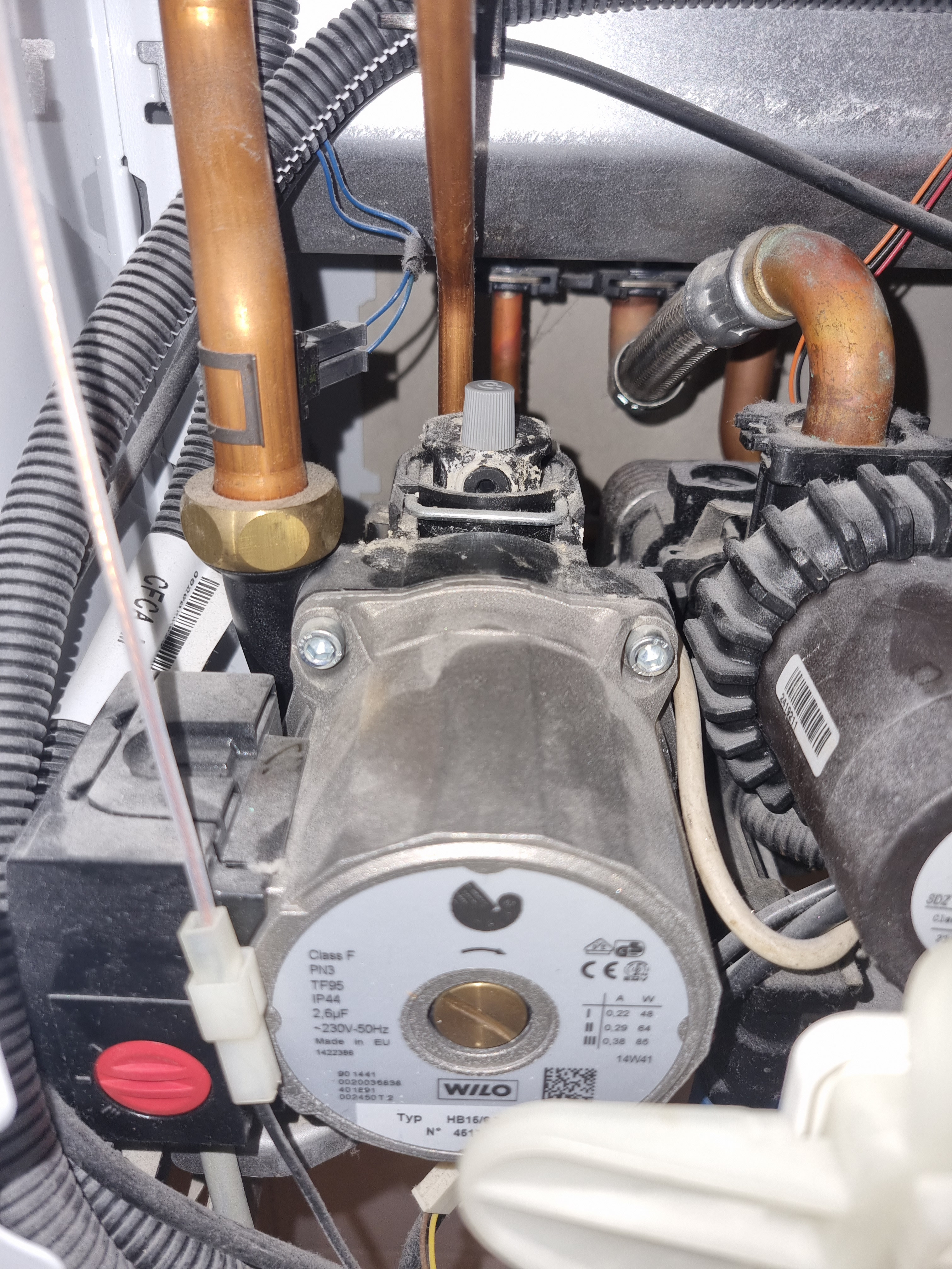 Piec gazowy Saunier Duval Isotwin F25 HMOD błąd F5 — free download