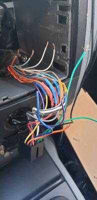 Skoda fabia 1,4 mpi - Podlaczenie radia z navi i wydawanym ekranem