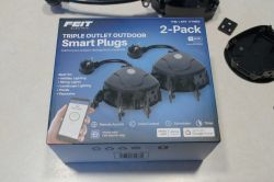 Feit Electric Outdoor Smart Plug Packaging Packaging of Triple Outlet Outdoor Smart Plugs by Feit Electric.