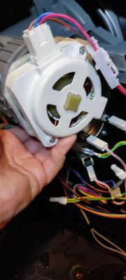 Zmywarka Amica ZIM 629E - Napęd buczy/ wpada w rezonans