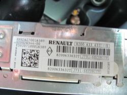 Czy Renault Modus 1.6 wyposażony jest w fabryczny zestaw głośnomówiący BT?