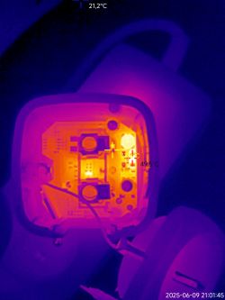 Thermal Image of Zigbee Plug Interior After 40 Minutes Thermal image of the interior of a Zigbee smart plug showing hot spots up to 49.5°C after 40 minutes of use.