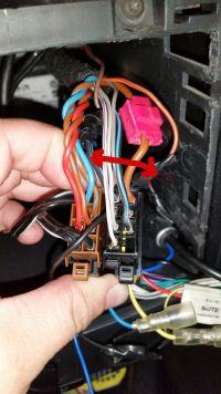 Skoda Fabia 2001: Pioneer MVH-160UI Radio Auto On/Off with Key - Wiring Configurations