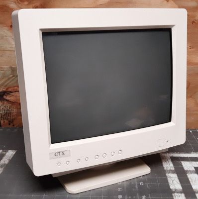 Poszukuję monitora crt takie jak na zdjęciach lub inne