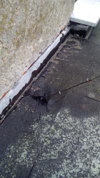 Czy przebicie w złączu anteny CB stacjonarnej jest normalne?