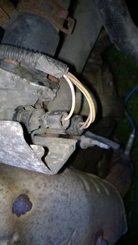 Kangoo 1.4 1998r. - włącznik wentylatora chłodnicy - położenie Kangoo 1.4 1998r. - włącznik wentylatora chłodnicy - położenie