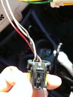 Citroen C1 - Jak podłączyć bistabilny przełącznik do klimatyzacji?