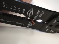 Wielofunkcyjne szczypce Knipex 9721215B, recenzja Wielofunkcyjne szczypce Knipex 9721215B, recenzja
