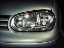Golf IV - Wymiana żarówek na Philips Racing Vision bez szału, czy to normalne?