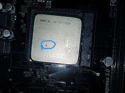 AMD - Zakręca się raz wentylator i świeci się dioda na komputerze