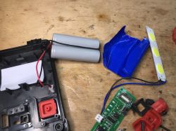 Latarka/Lampka przenośna powerbank USB COB LED HP1807 ładowana z USB