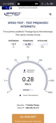 Zrzut ekranu z aplikacji SpeedTest pokazujący wyniki testu prędkości internetu w sieci T-Mobile.