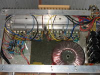 Wzmacniacz Holton 2*400 W Wzmacniacz Holton 2*400 W