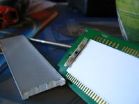 Jakie napięcie pomiedzy Anodą a Katodą wyświetlacza LCD