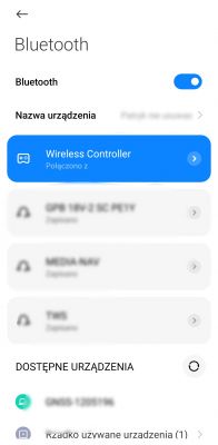 Ekran ustawień Bluetooth z widocznym podłączonym kontrolerem bezprzewodowym.