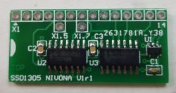 SSD1305-Adapter auf einer grünen Leiterplatte mit elektronischen Bauteilen.